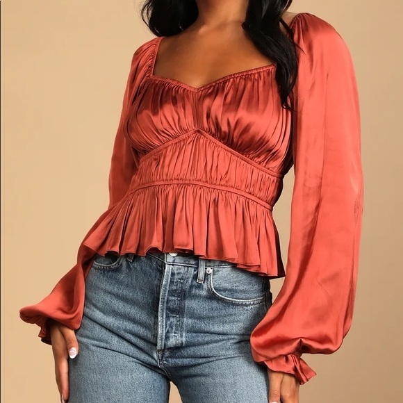 Lulus ‘Sophisticate’ Ruched Top - Picture 2 of 11